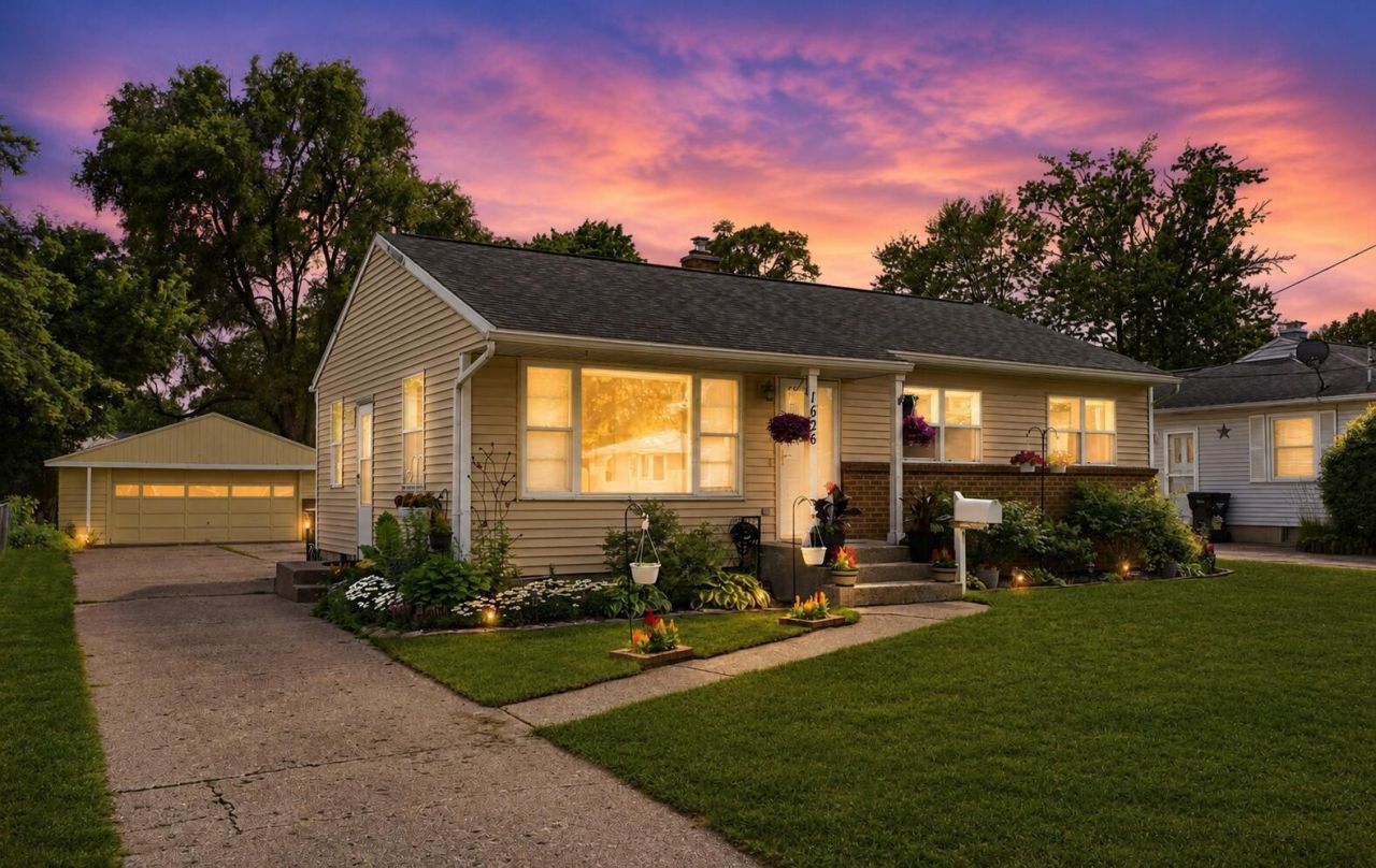 1626 Royal Oak Street Sw, Wyoming, MI 49519 Main Photo