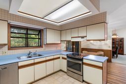 2213 Vereen Circle photo 4