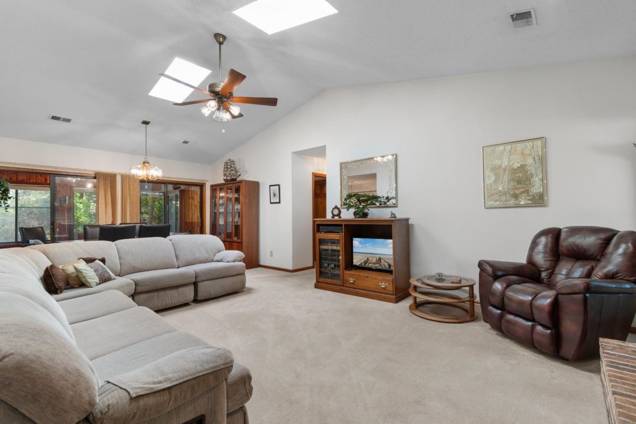 2213 Vereen Circle Photo 7