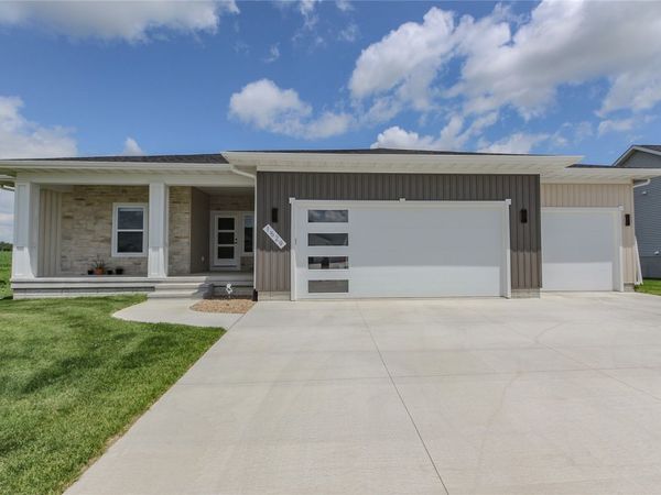 1529 3rd Street SW, Mt Vernon, IA 52314