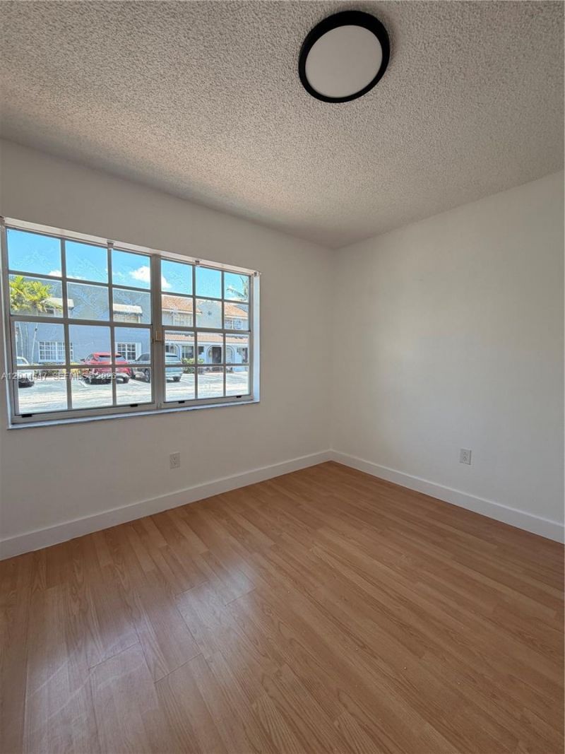 7000 NW 173rd Dr , Unit 1805, Hialeah, FL 33015 Photo
