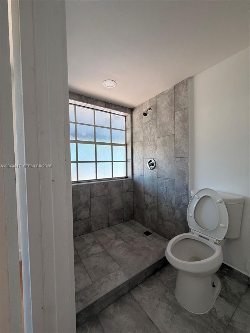 7000 NW 173rd Dr , Unit 1805, Hialeah, FL 33015 Photo