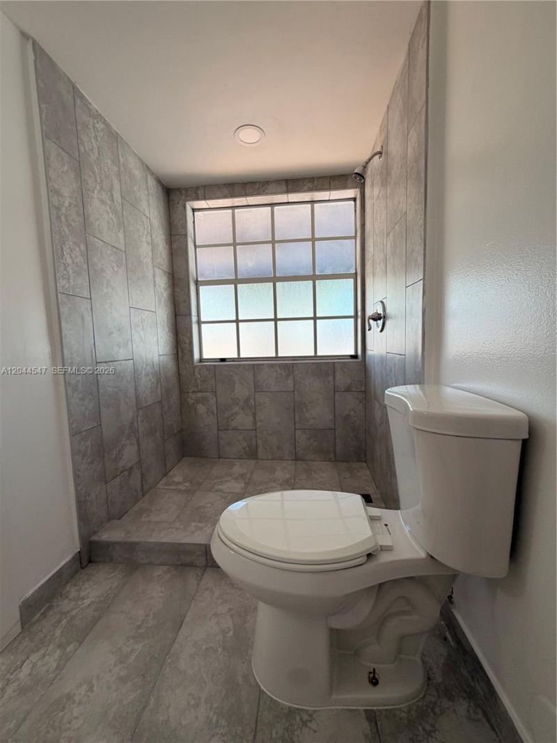 7000 NW 173rd Dr, Unit 1805, Hialeah, FL 33015 Photo