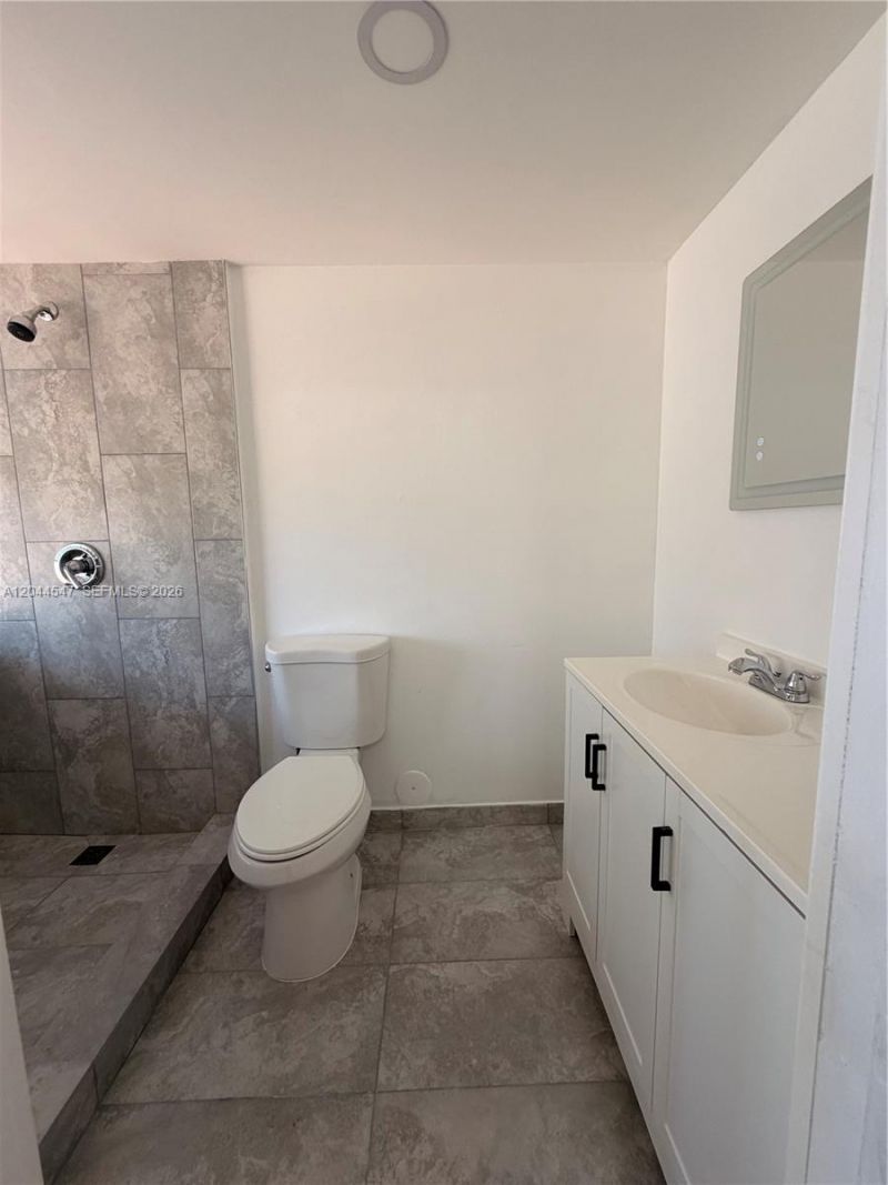 7000 NW 173rd Dr , Unit 1805, Hialeah, FL 33015 Photo