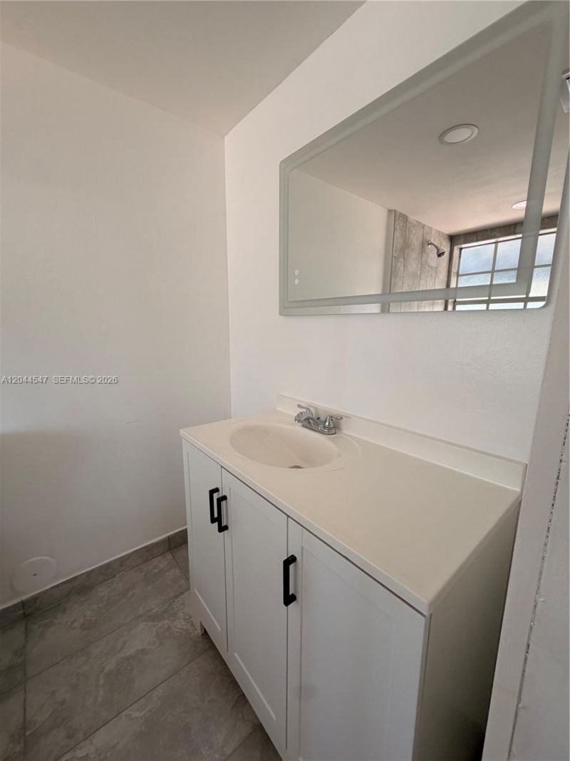 7000 NW 173rd Dr, Unit 1805, Hialeah, FL 33015 Photo