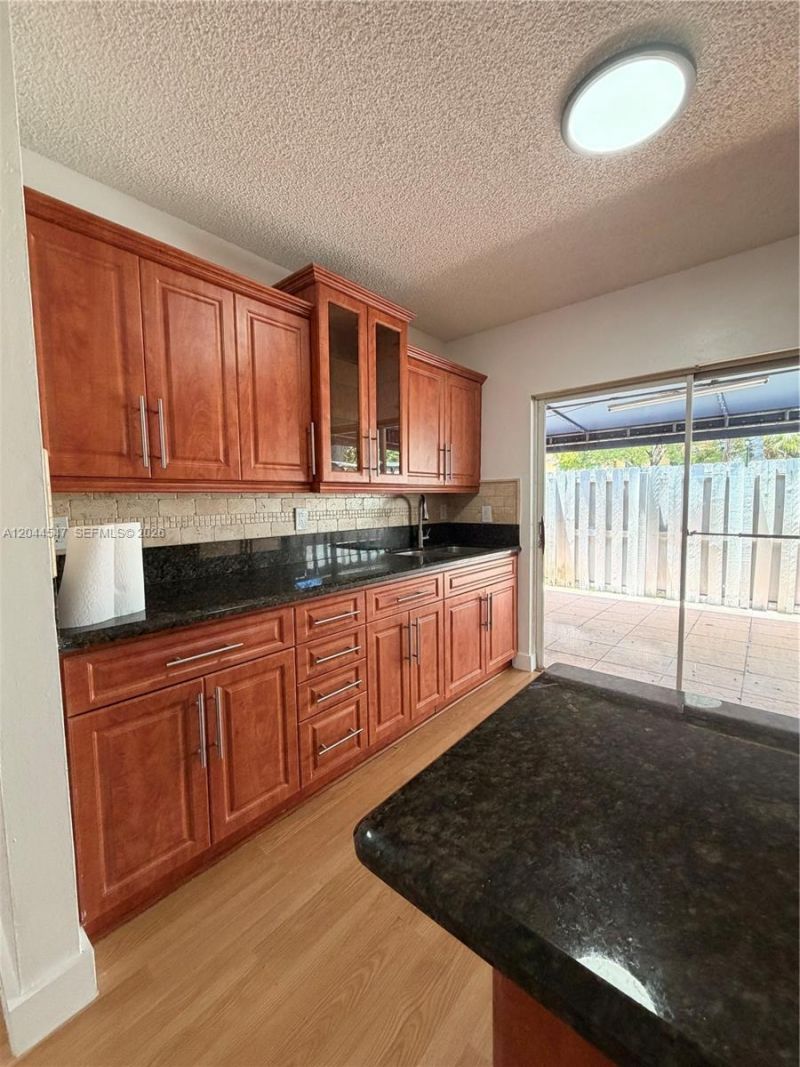 7000 NW 173rd Dr , Unit 1805, Hialeah, FL 33015 Photo