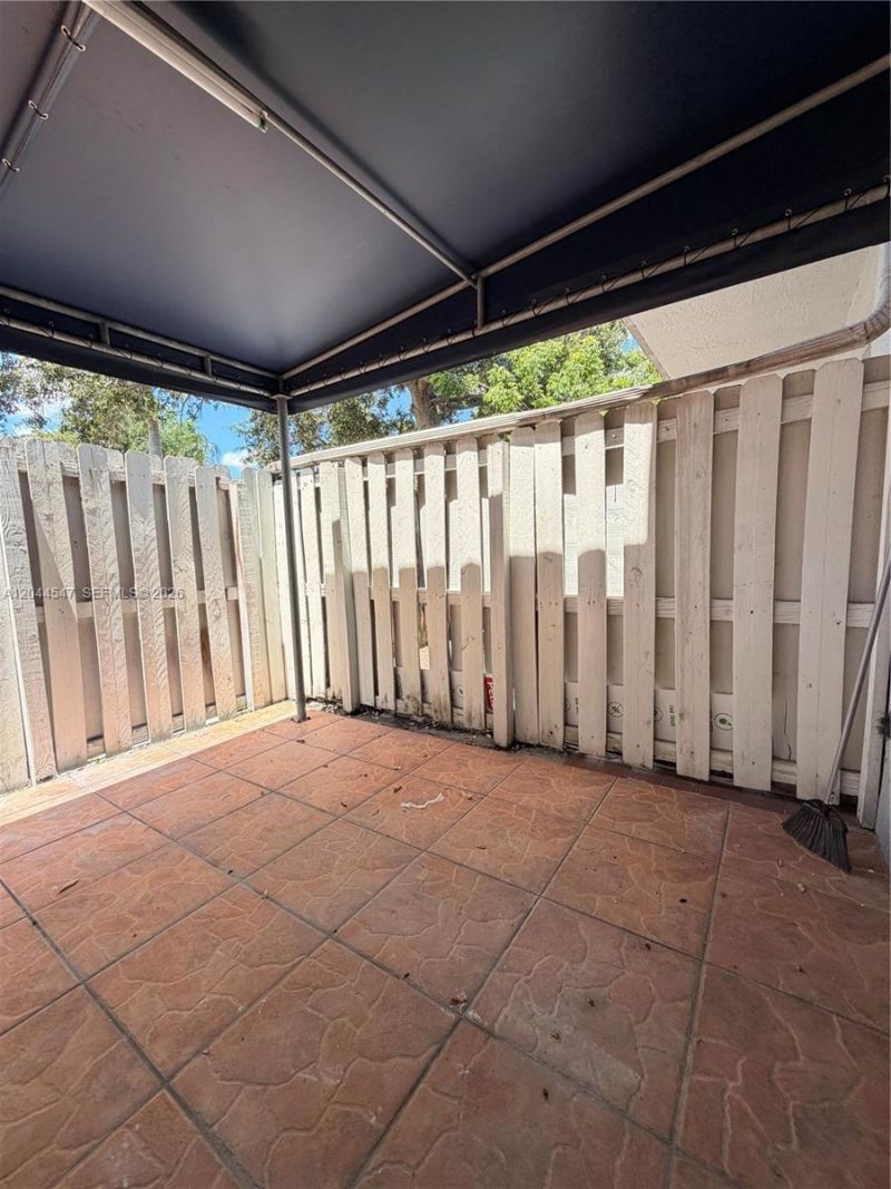 7000 NW 173rd Dr , Unit 1805, Hialeah, FL 33015 Photo