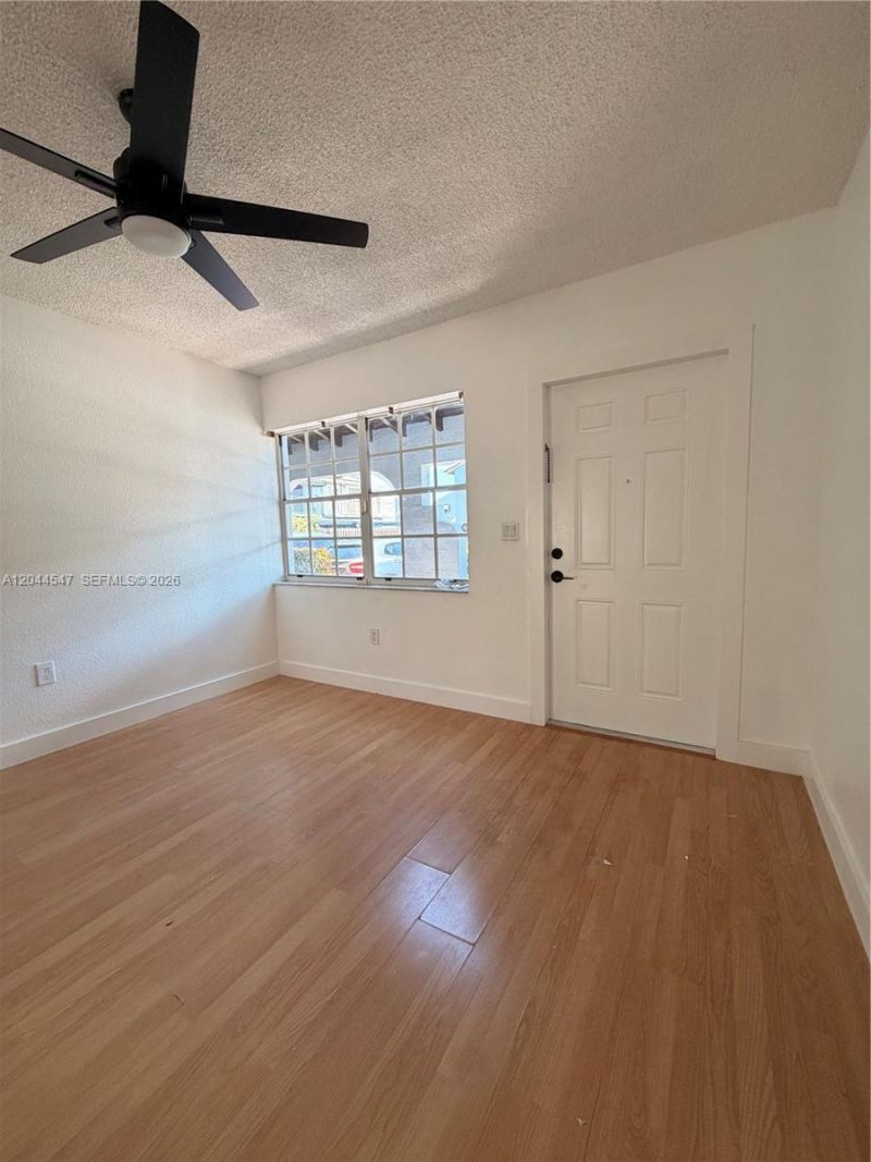 7000 NW 173rd Dr , Unit 1805, Hialeah, FL 33015 Photo