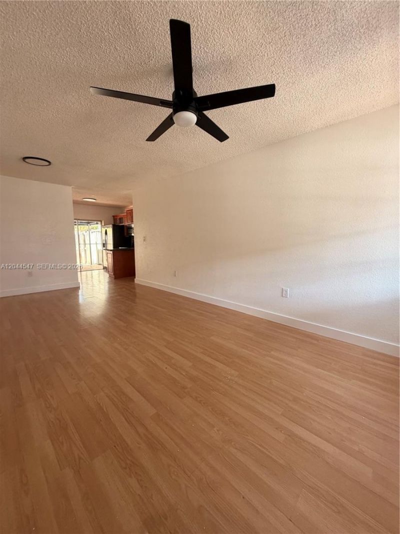 7000 NW 173rd Dr, Unit 1805, Hialeah, FL 33015 Photo