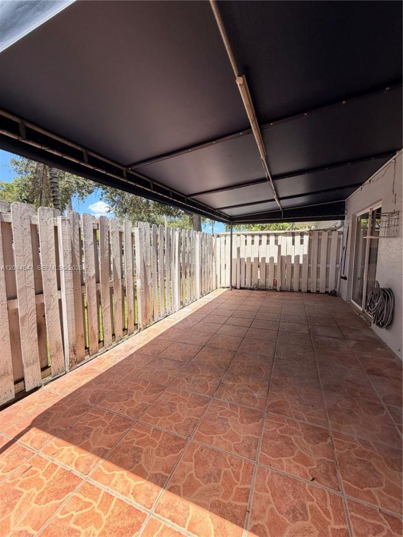 7000 NW 173rd Dr , Unit 1805, Hialeah, FL 33015 Photo