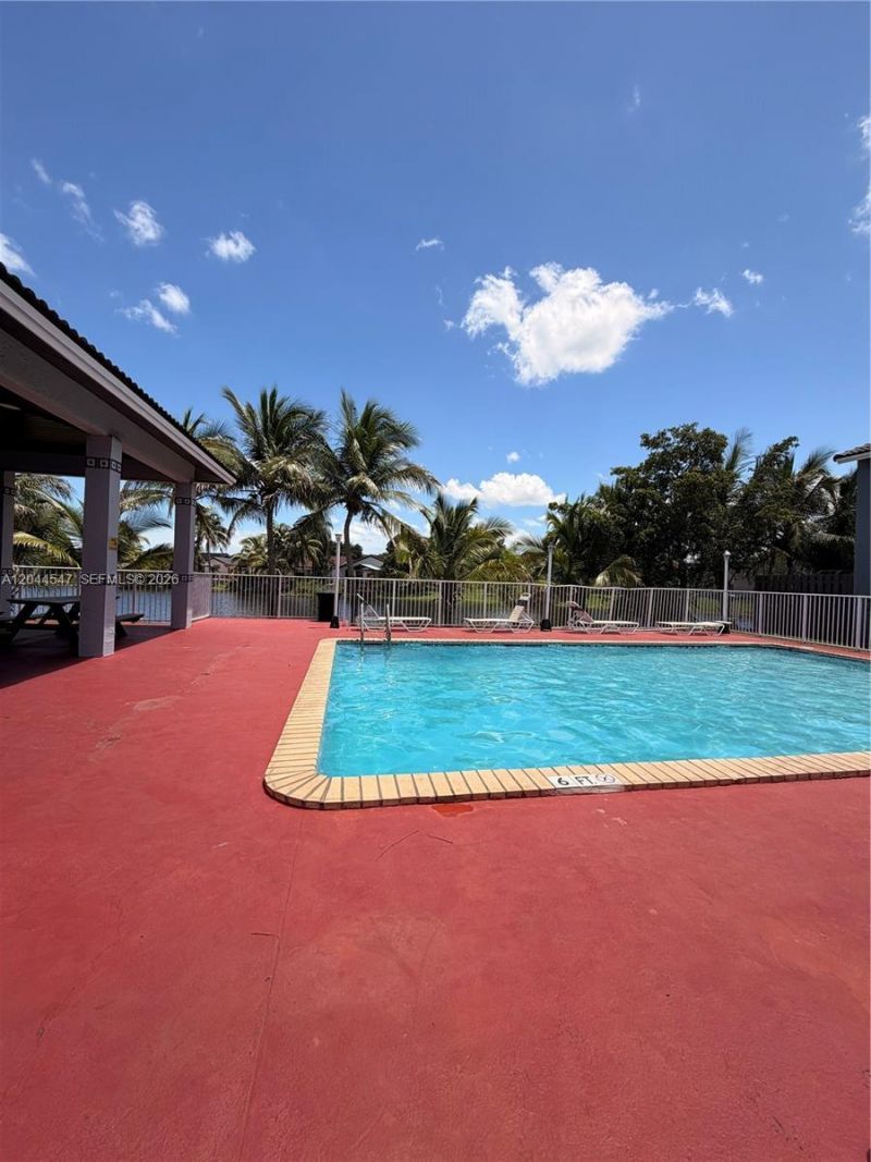7000 NW 173rd Dr, Unit 1805, Hialeah, FL 33015 Photo
