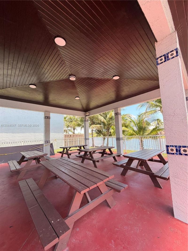 7000 NW 173rd Dr , Unit 1805, Hialeah, FL 33015 Photo