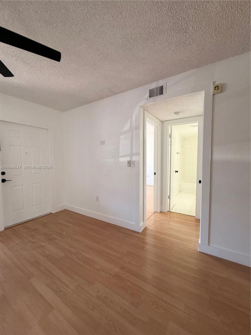 7000 NW 173rd Dr , Unit 1805, Hialeah, FL 33015 Photo
