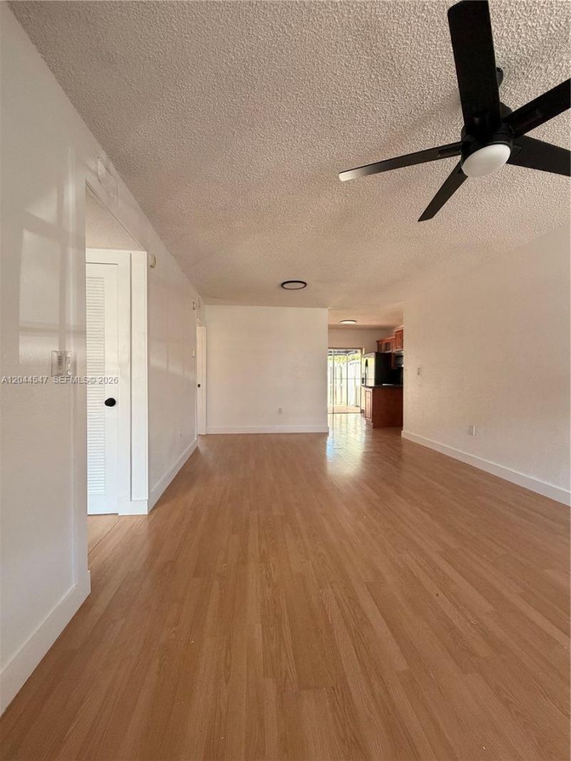 7000 NW 173rd Dr, Unit 1805, Hialeah, FL 33015 Photo