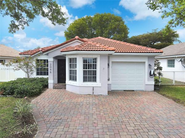 2048 NW 164th Ave , Pembroke Pines, FL 33028