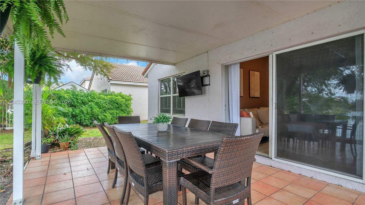 2048 NW 164th Ave , Pembroke Pines, FL 33028 Photo