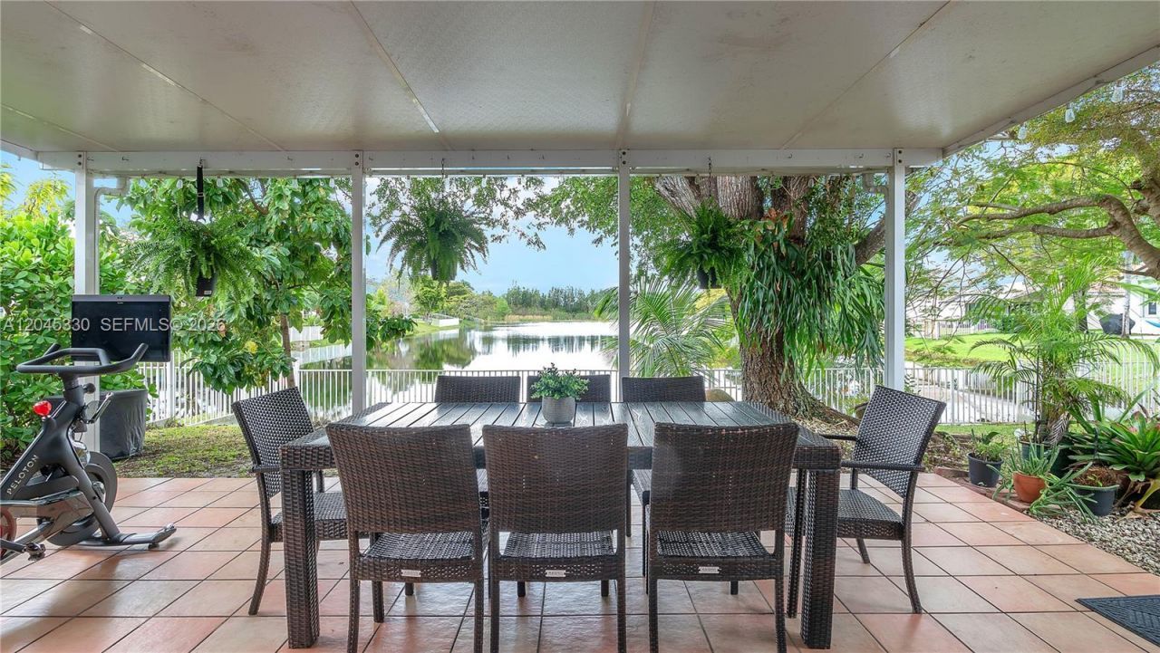 2048 NW 164th Ave , Pembroke Pines, FL 33028 Photo