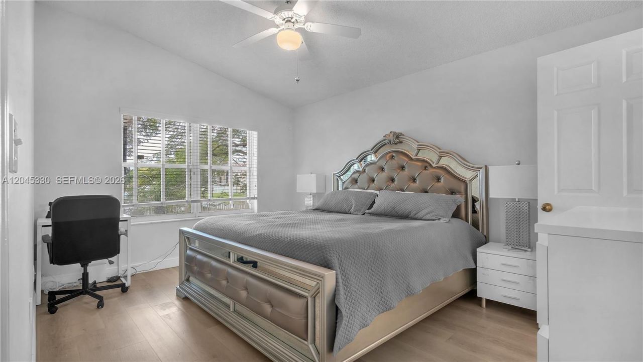 2048 NW 164th Ave , Pembroke Pines, FL 33028 Photo