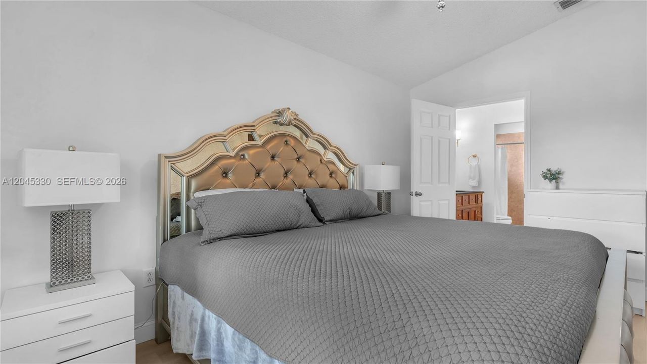 2048 NW 164th Ave , Pembroke Pines, FL 33028 Photo