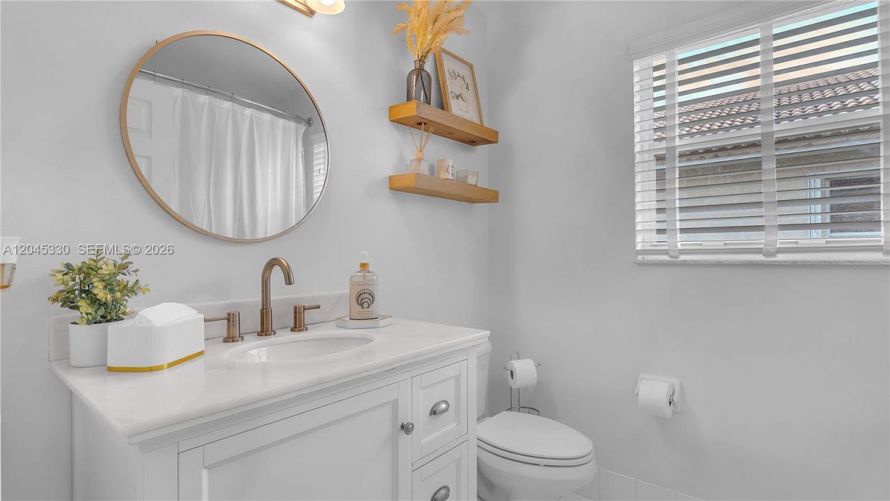 2048 NW 164th Ave , Pembroke Pines, FL 33028 Photo