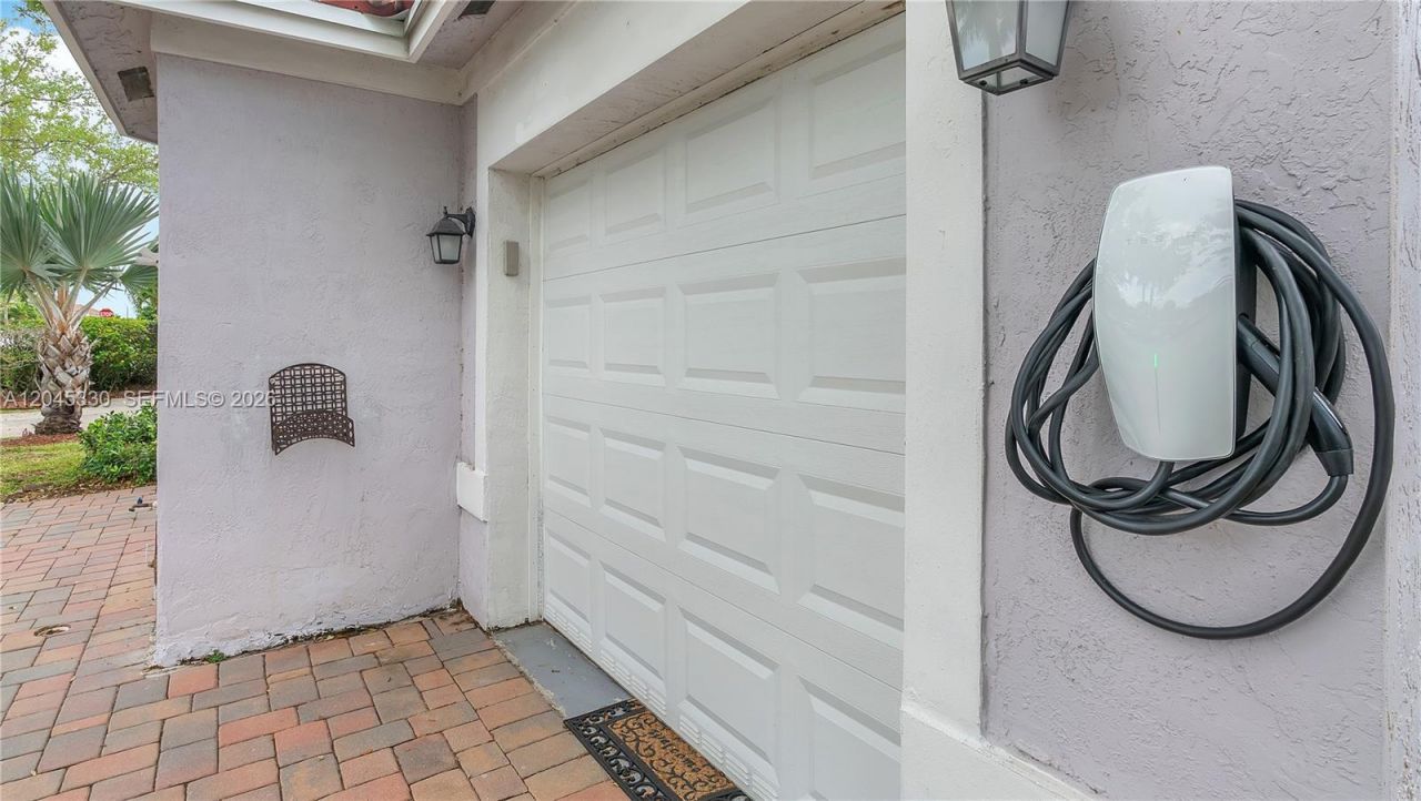 2048 NW 164th Ave , Pembroke Pines, FL 33028 Photo