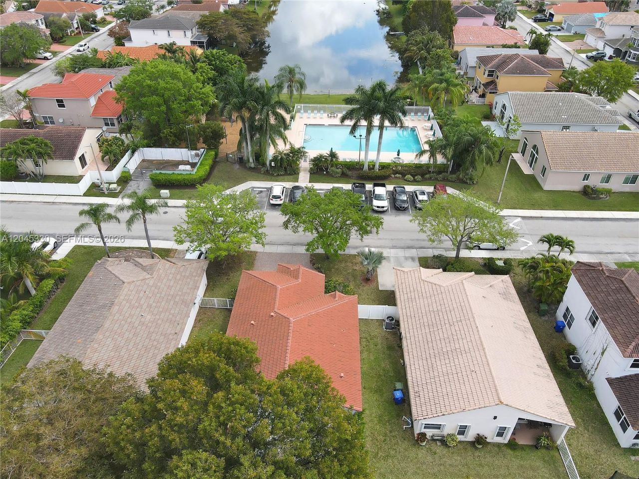 2048 NW 164th Ave , Pembroke Pines, FL 33028 Photo