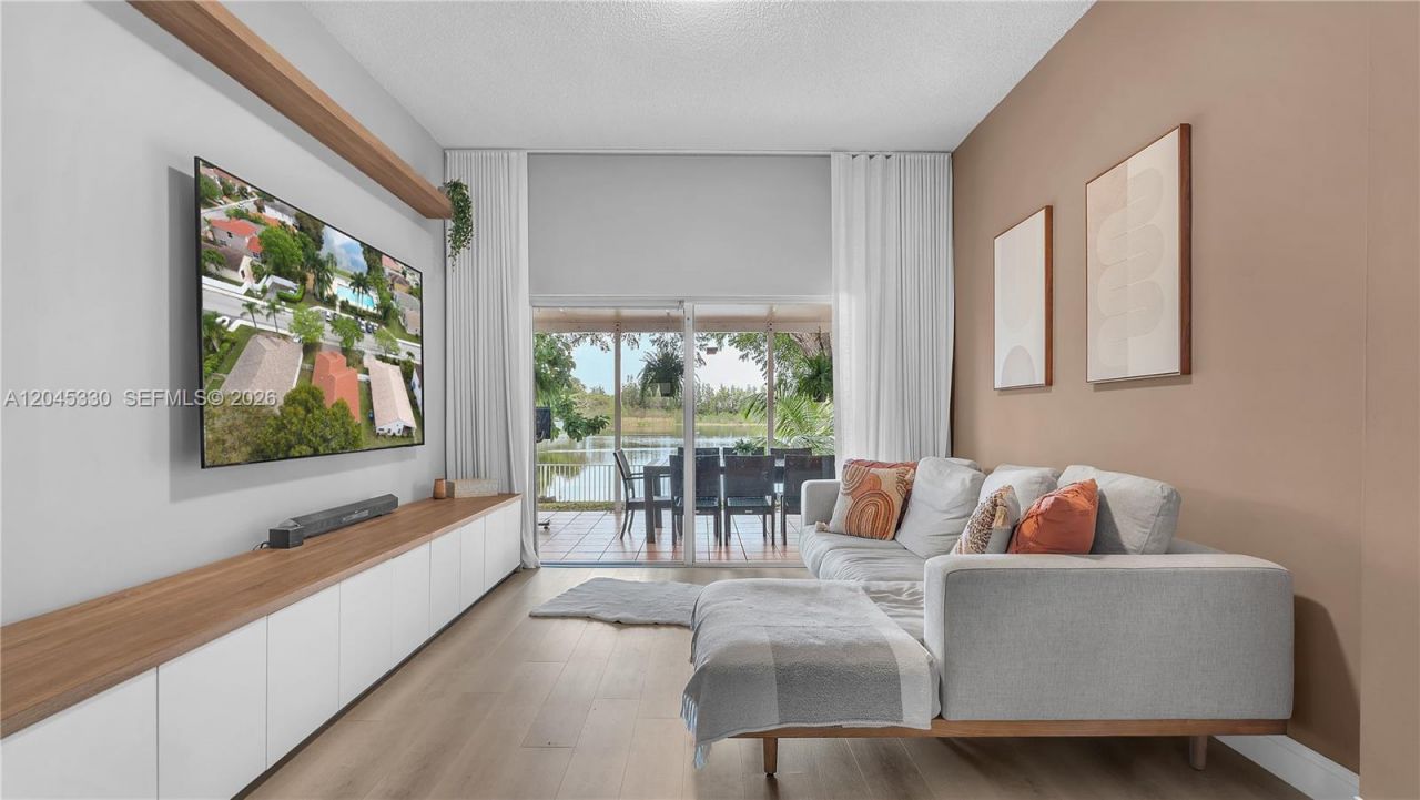 2048 NW 164th Ave , Pembroke Pines, FL 33028 Photo