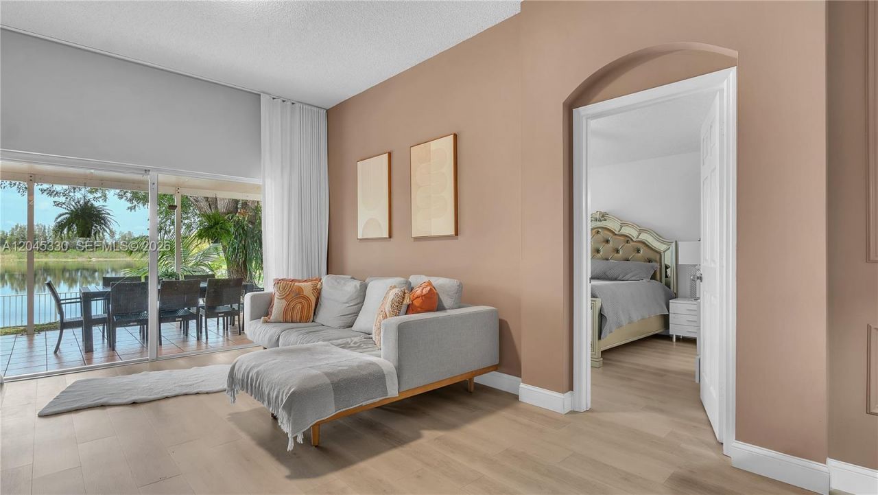 2048 NW 164th Ave , Pembroke Pines, FL 33028 Photo