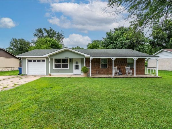 1155 Jo Lynn Street , Siloam Springs, AR 72761