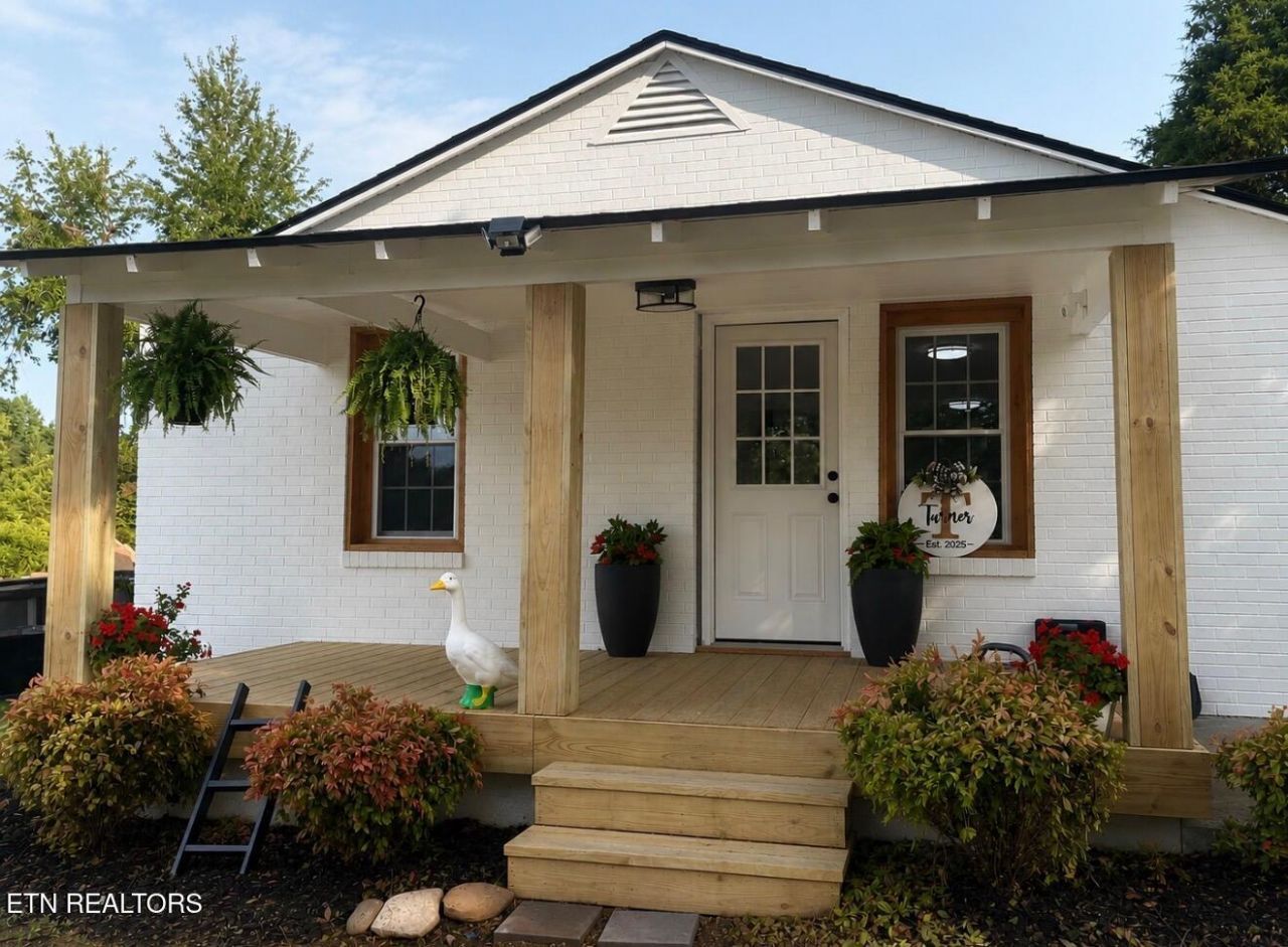 902 Kingston Ave, Rockwood, TN 37854 Main Photo