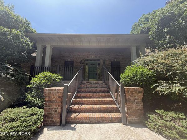 1817 Peppertree Drive, Alcoa, TN 37701