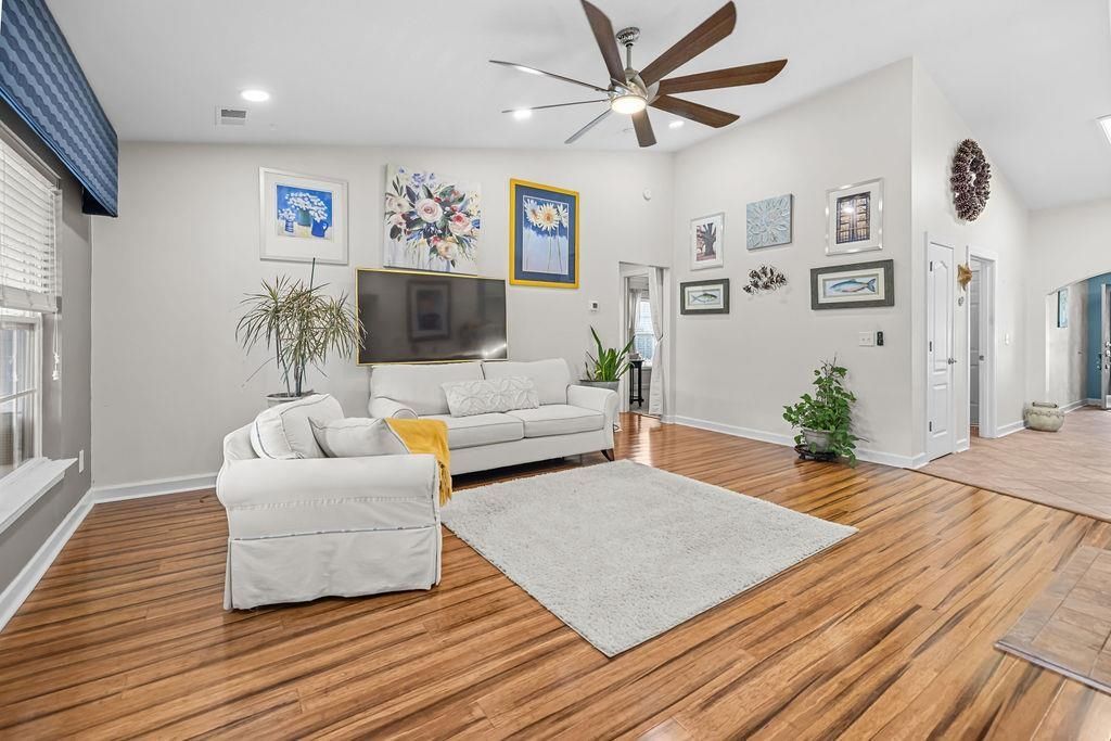 661 Twinflower St. Photo 17