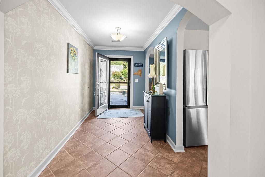 661 Twinflower St. Photo 4