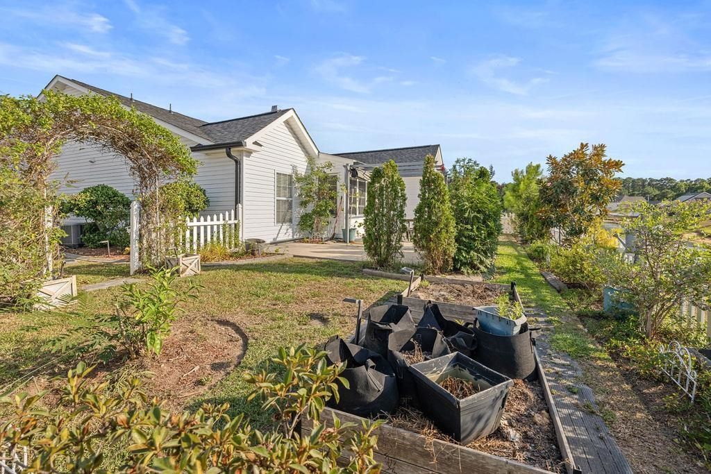 661 Twinflower St. Photo 40