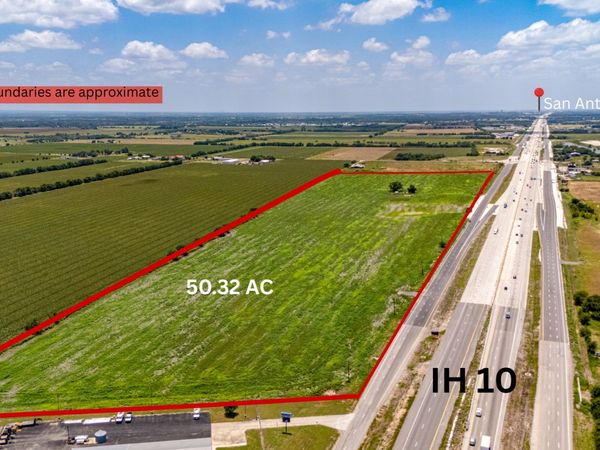 10221 E INTERSTATE 10, Marion, TX 78124
