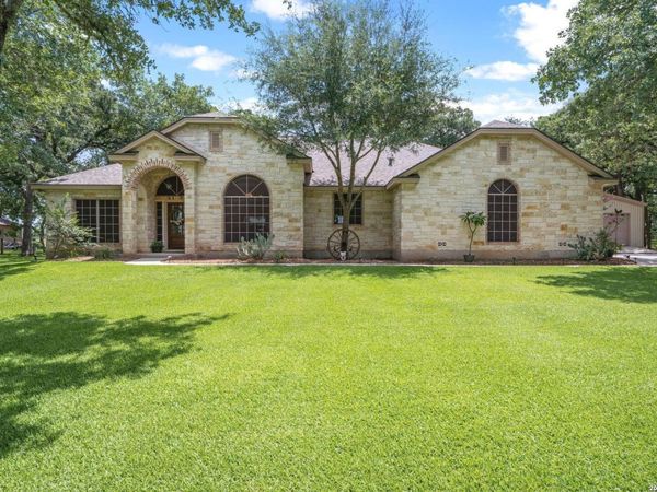 351 ROSEWOOD DR, La Vernia, TX 78121