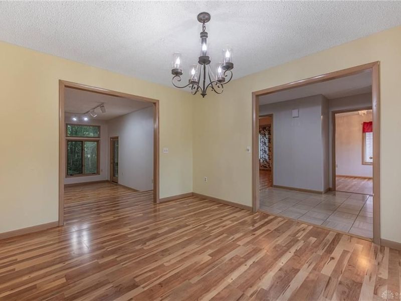 6584 Stillcrest Way, Butler Township, OH 45414 Photo 12