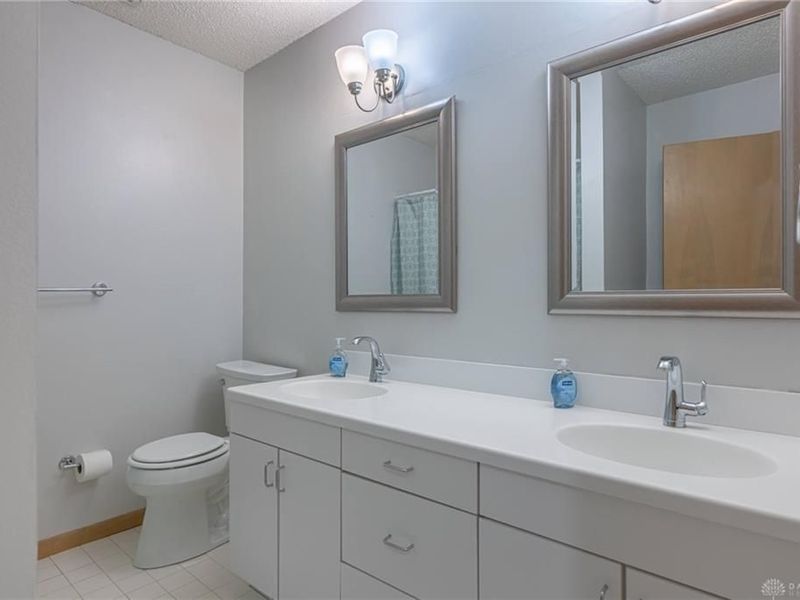 6584 Stillcrest Way, Butler Township, OH 45414 Photo 28