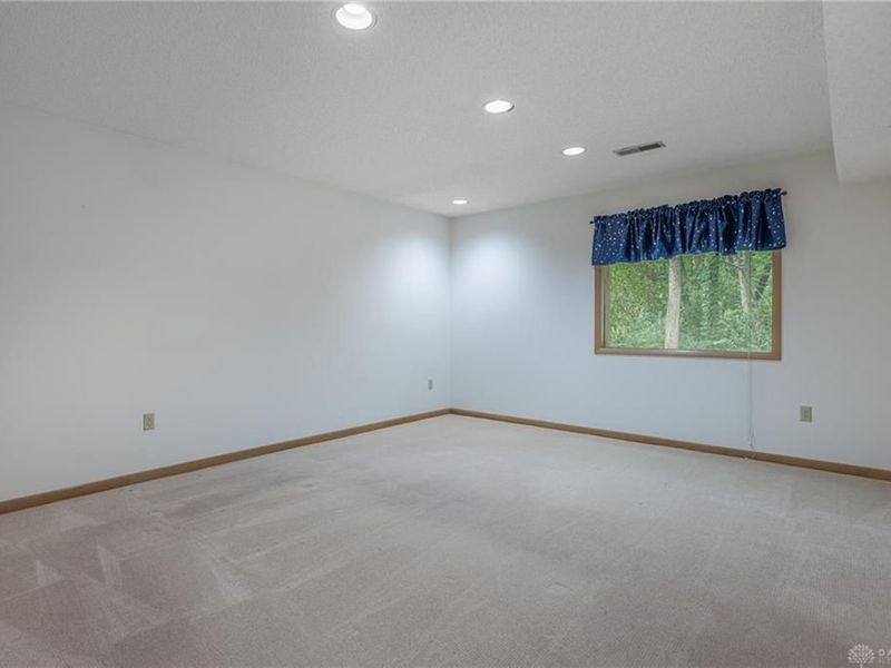 6584 Stillcrest Way, Butler Township, OH 45414 Photo 40