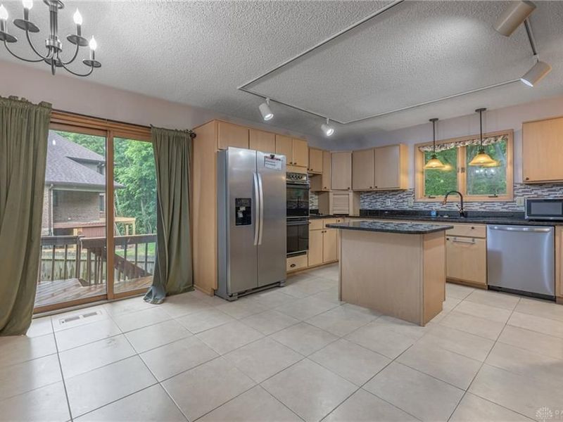 6584 Stillcrest Way, Butler Township, OH 45414 Photo 7