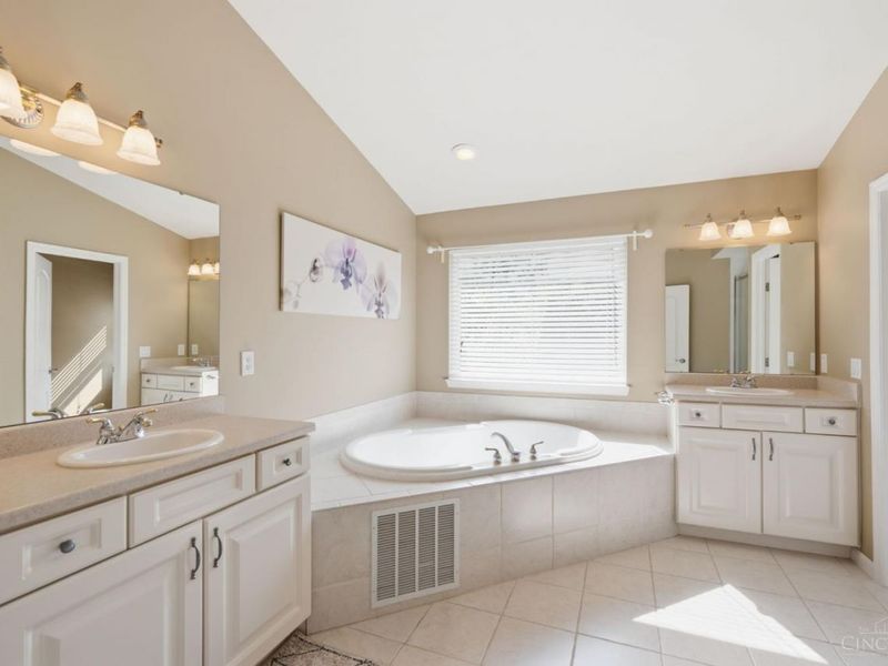 7675 Tylers Meadow Drive, West Chester, OH 45069 Photo 32