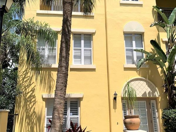 601 CASABELLA CIRCLE , TAMPA, FL 33609