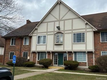 30204 SOUTHFIELD Road, Southfield, MI 48076