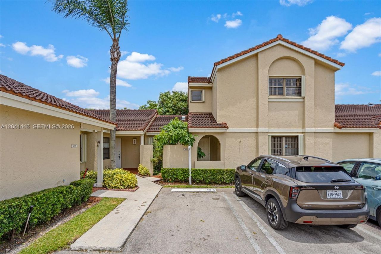6233 NW 170th Ter , Miami, FL 33015 Photo