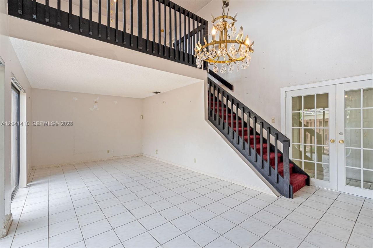 6233 NW 170th Ter , Miami, FL 33015 Photo