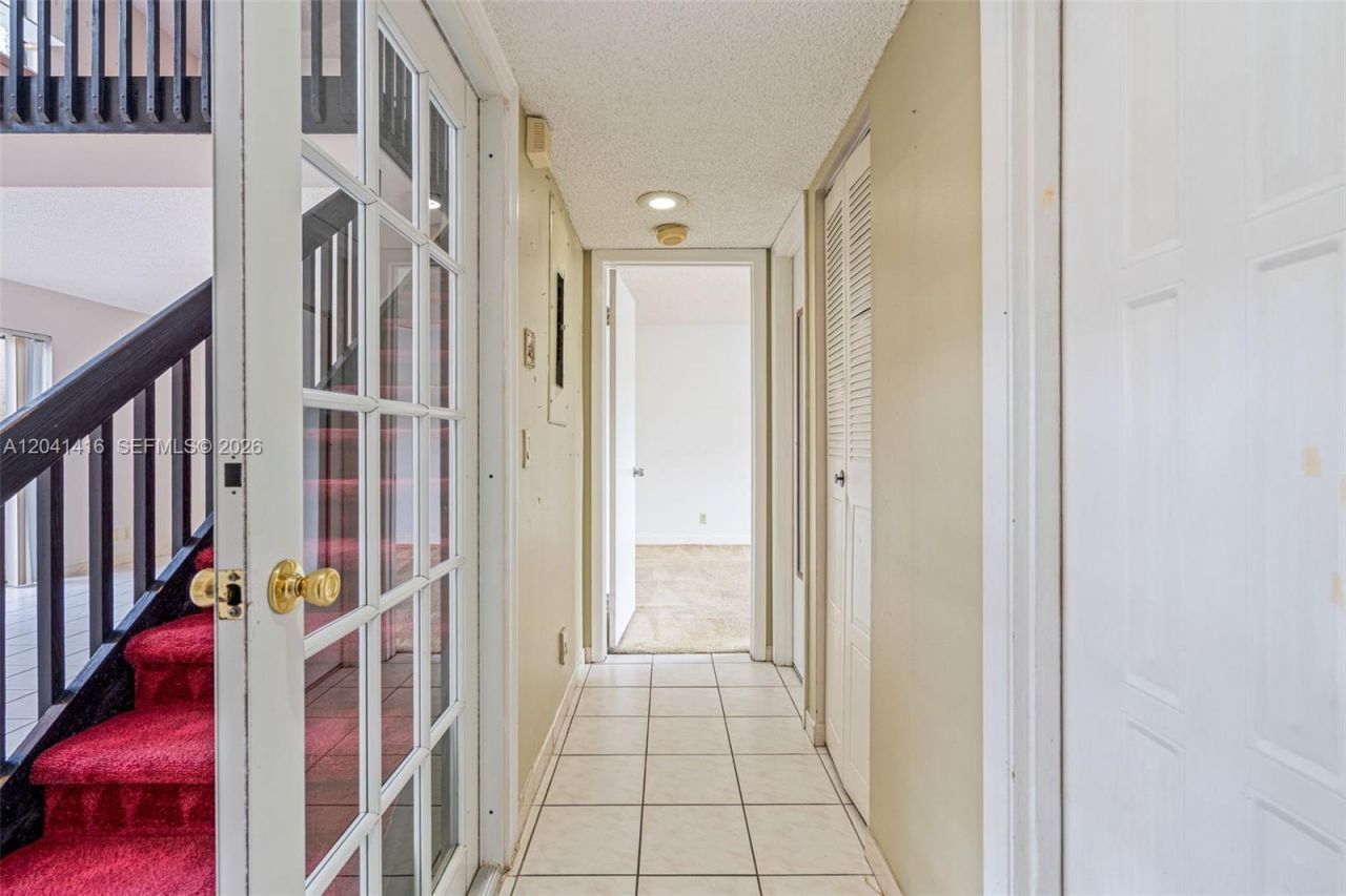 6233 NW 170th Ter , Miami, FL 33015 Photo