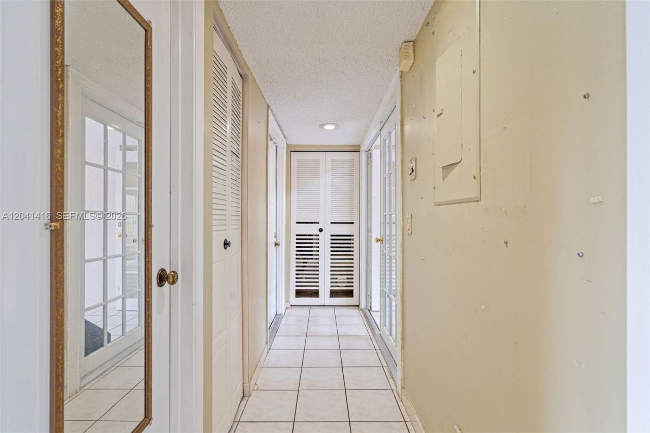 6233 NW 170th Ter , Miami, FL 33015 Photo