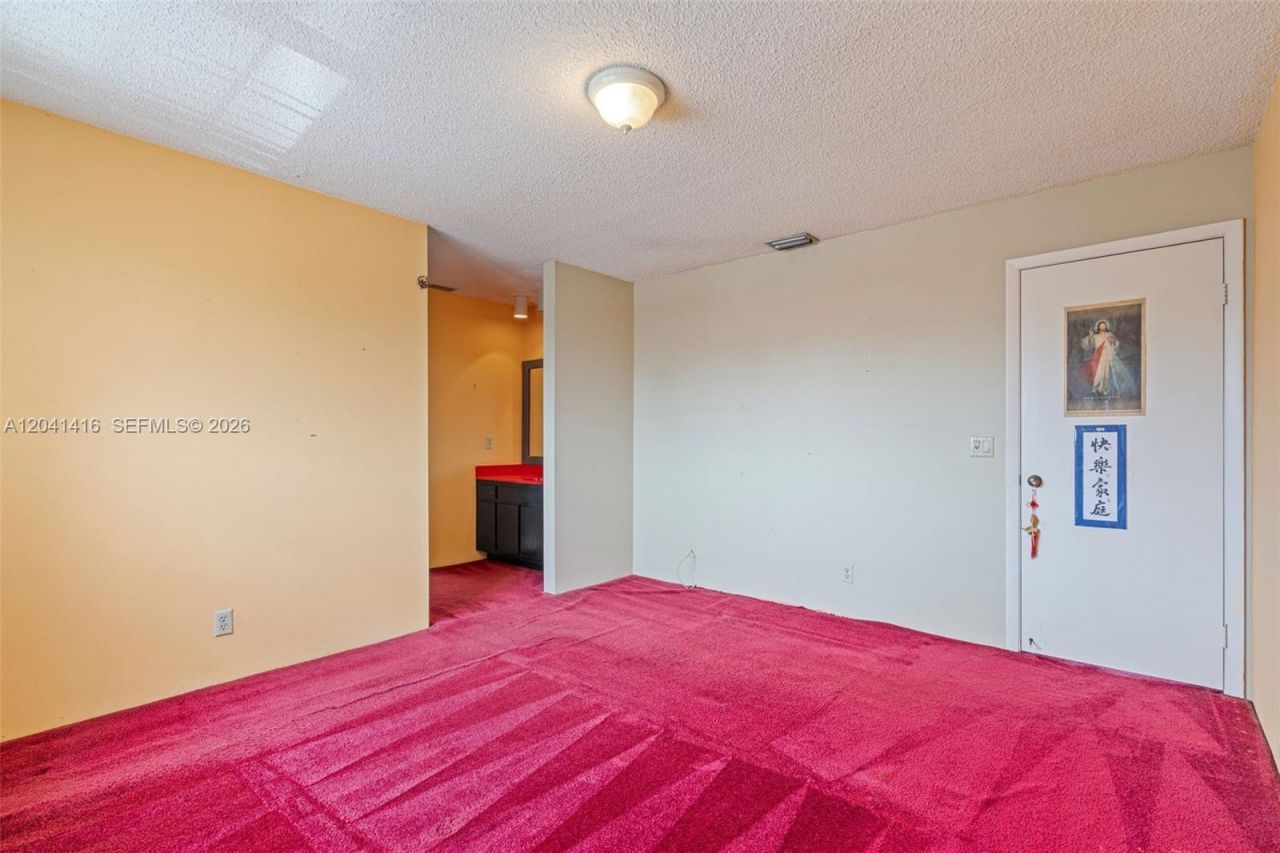 6233 NW 170th Ter , Miami, FL 33015 Photo