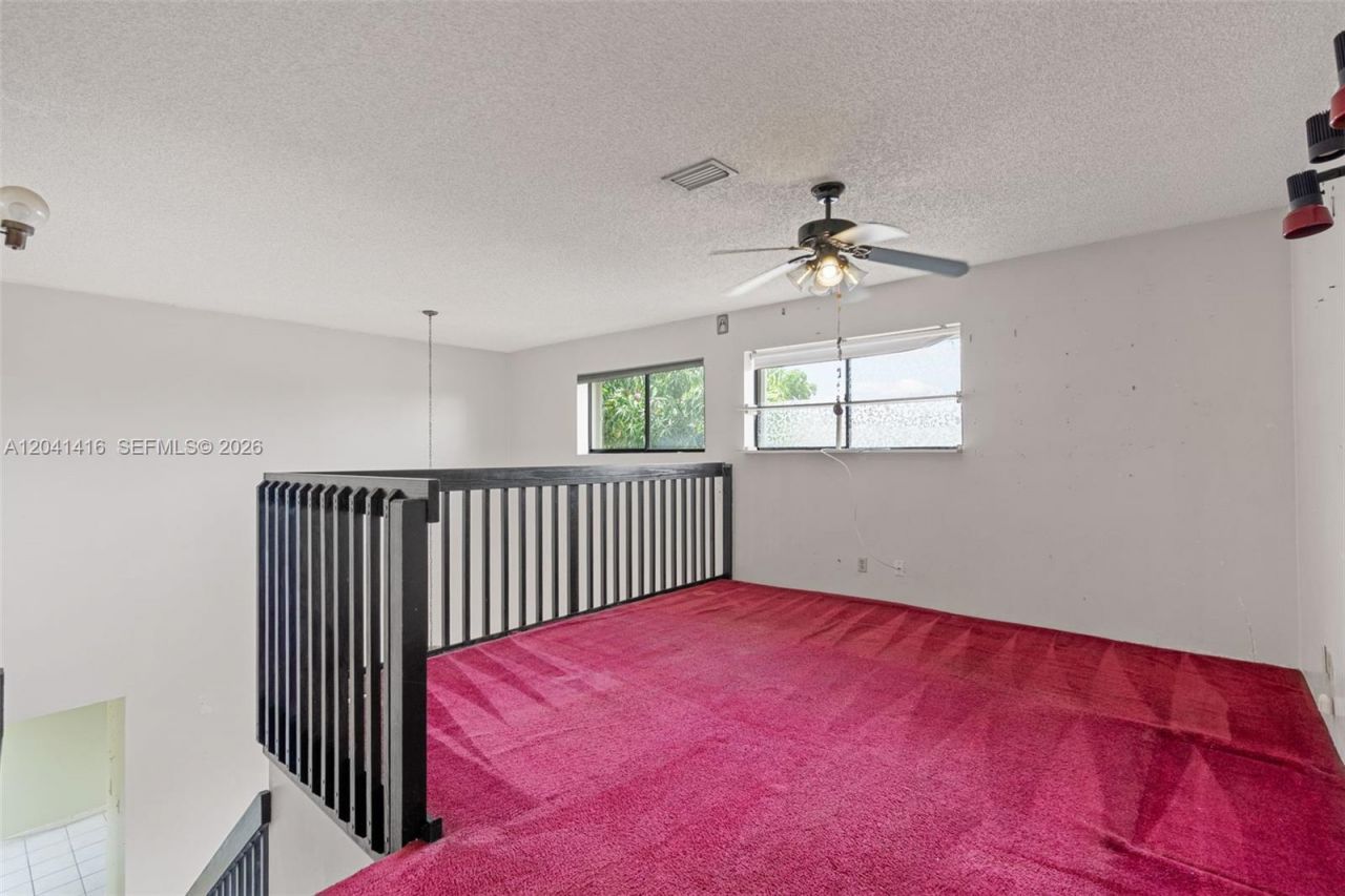 6233 NW 170th Ter , Miami, FL 33015 Photo