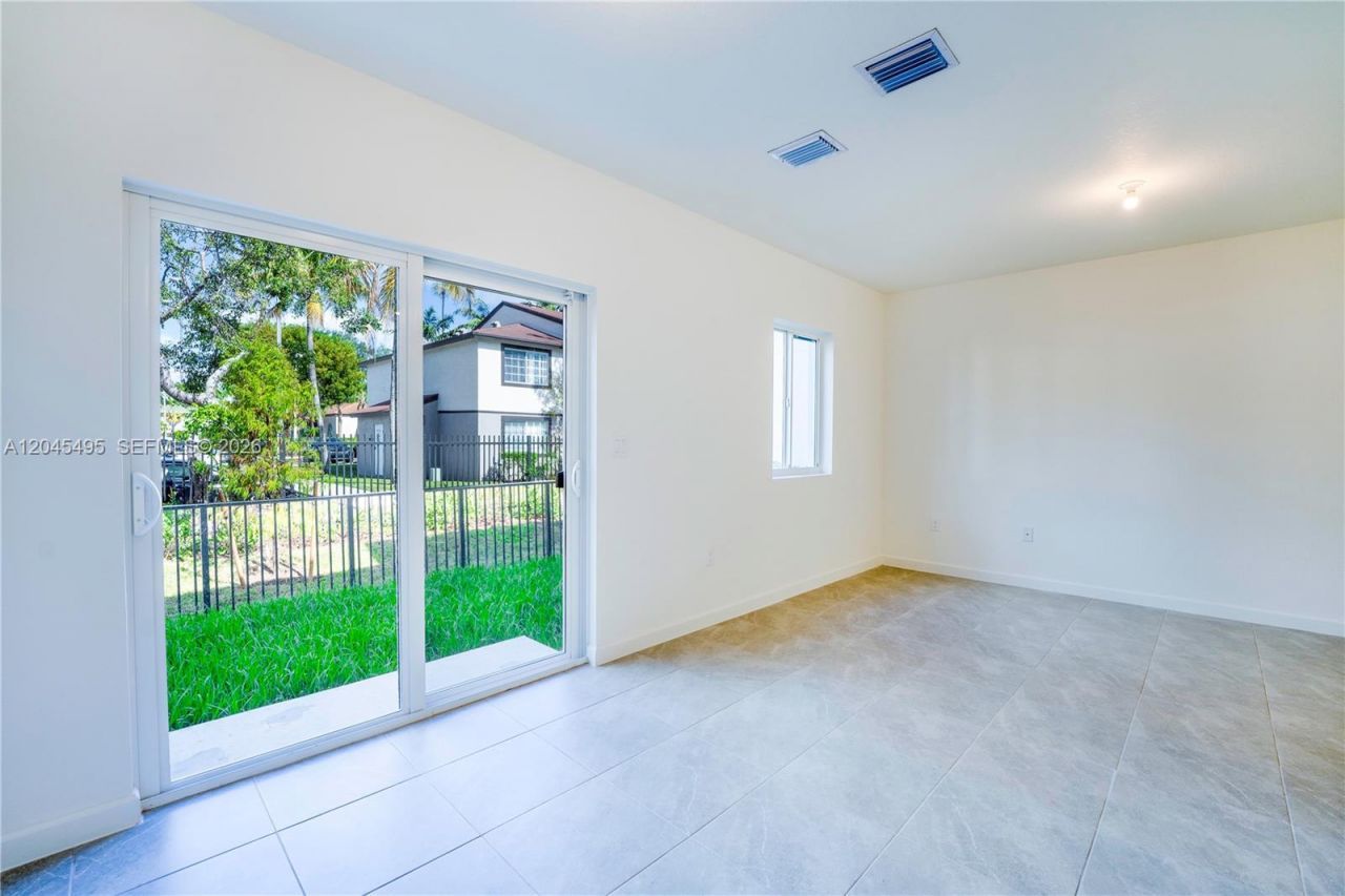 5125 SW 37th St, Pembroke Park, FL 33023 Photo